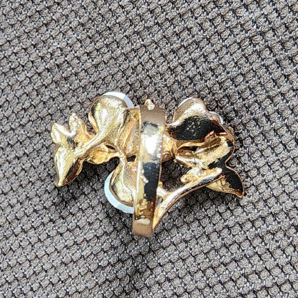 NWT Amazon Gold Toned Jeweled Butterfly Fashion Ring Size 4 - Picture 13 of 16